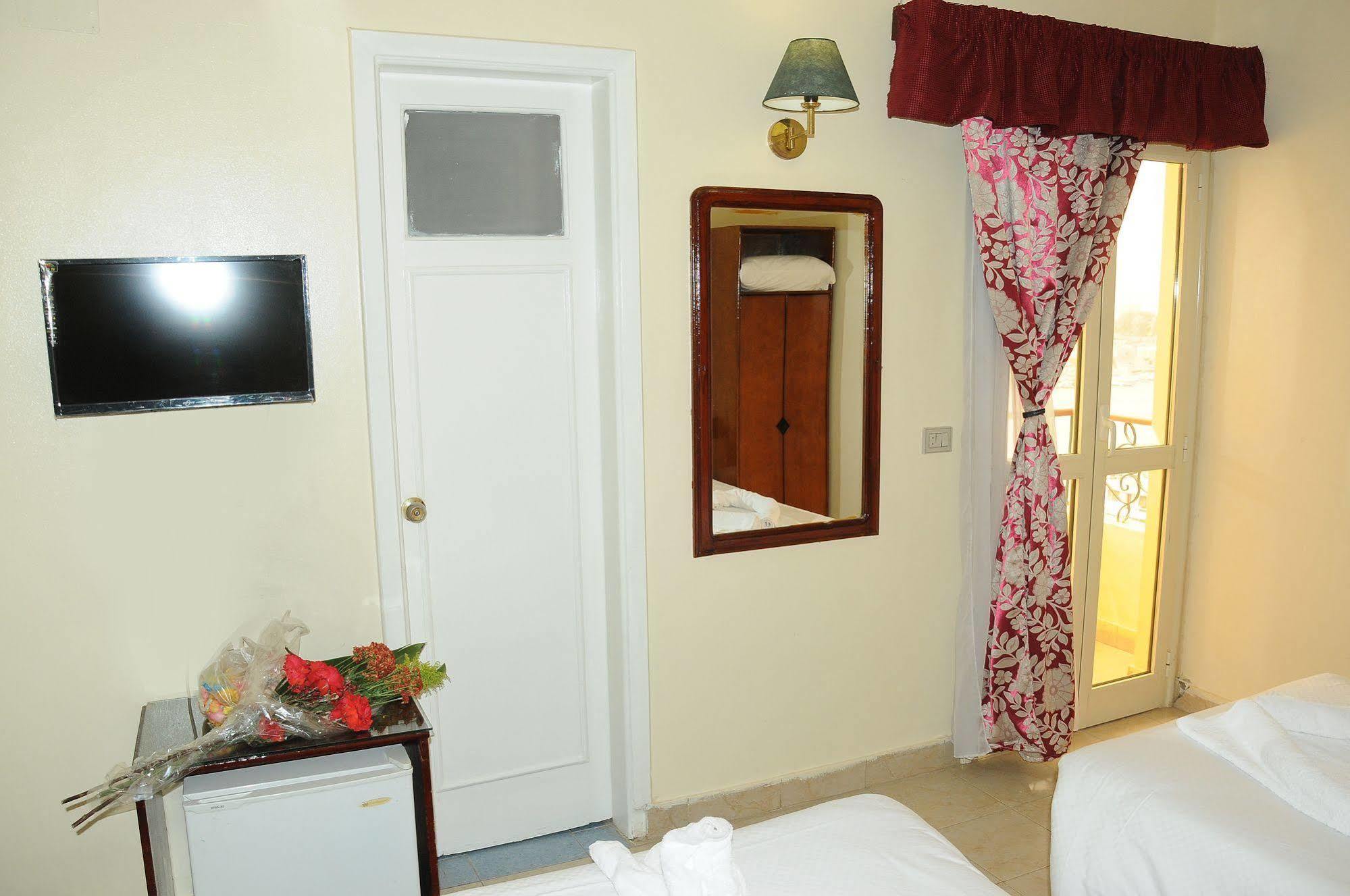 Nile Hotel Assuan Exterior foto